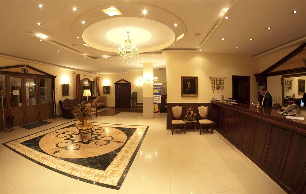 Q Resort And Spa Sacele Exterior photo