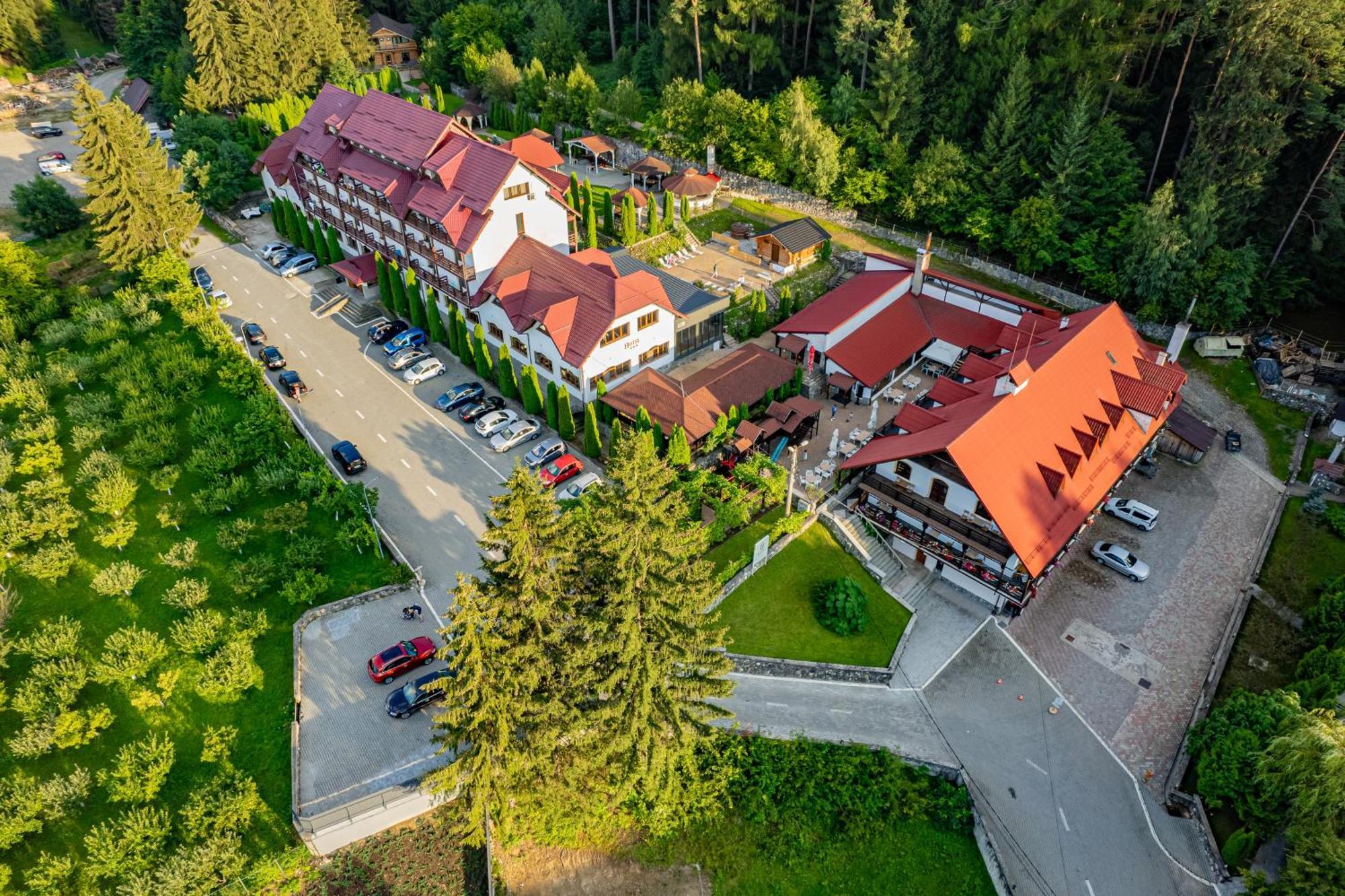 Q Resort And Spa Sacele Exterior photo
