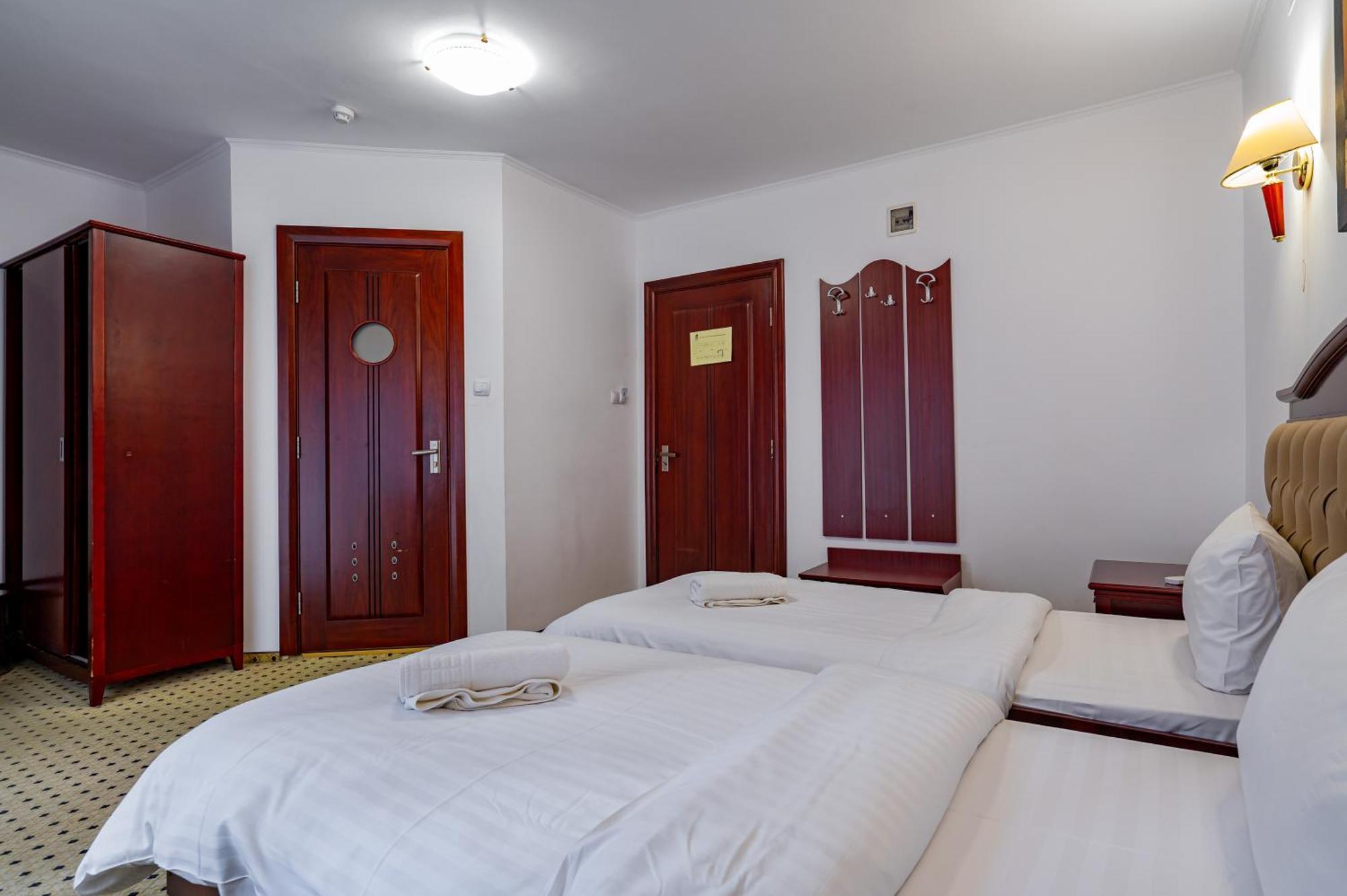 Q Resort And Spa Sacele Exterior photo