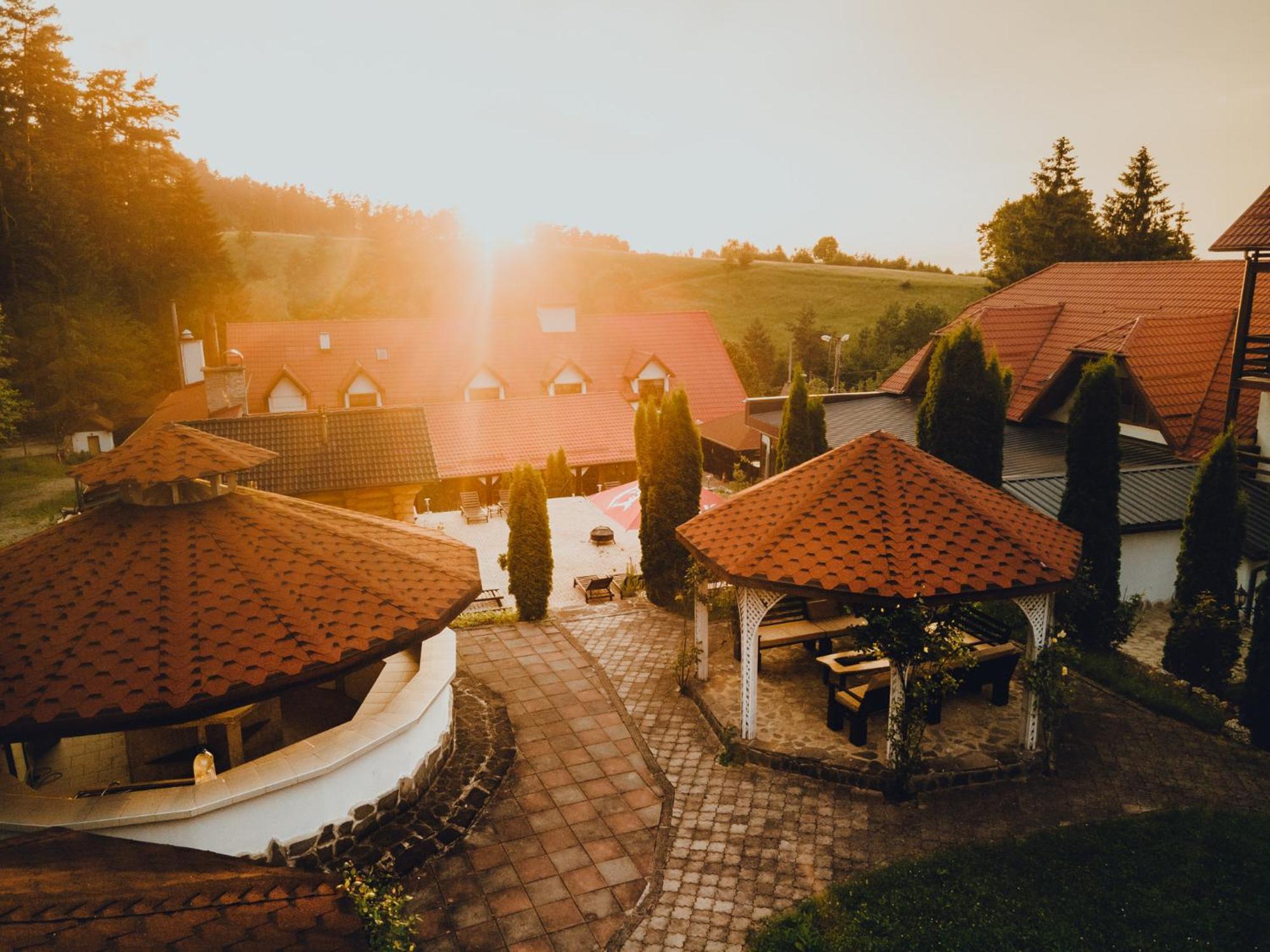 Q Resort And Spa Sacele Exterior photo