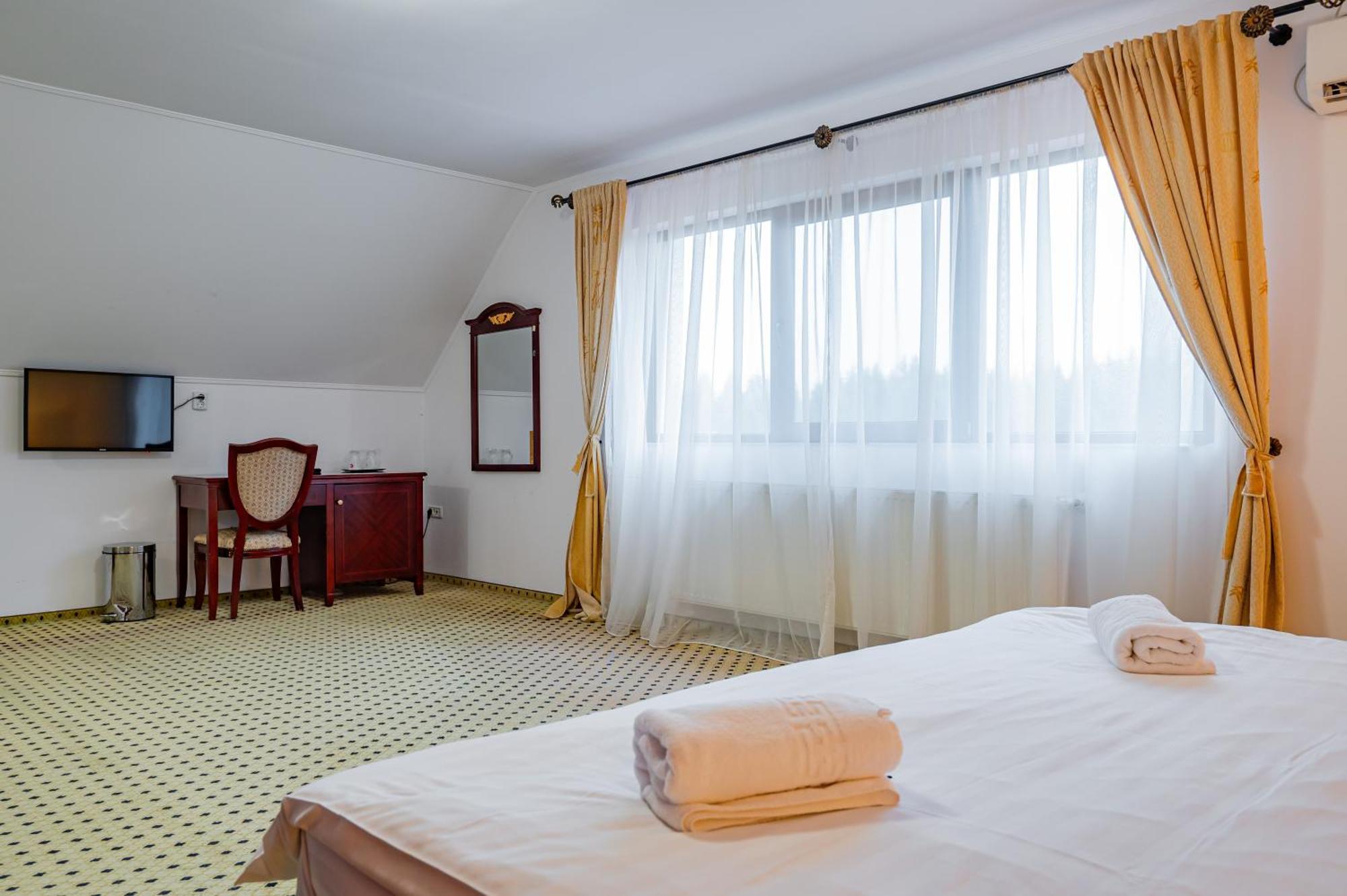 Q Resort And Spa Sacele Exterior photo